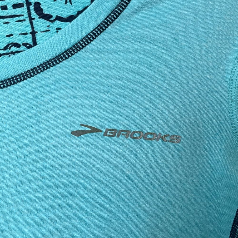 BROOKS Athletic Top - Picture 2 of 5